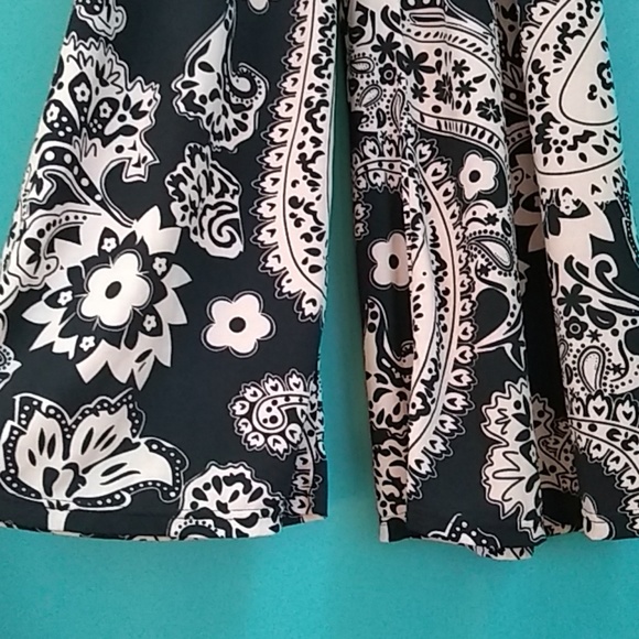 Inseparable Romper/Jumpsuit - Picture 5 of 7